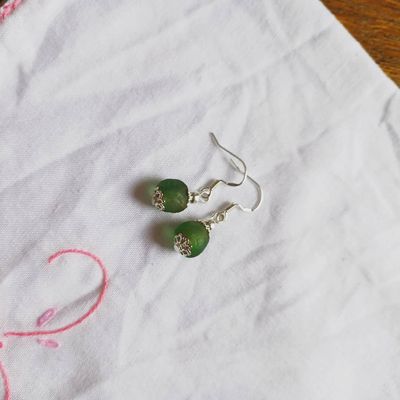Thank you so much to the wonderful Naomi from @greenearthbagsandbeads  for a second lease of life on these lovely earrings!! She not only made these beautiful glass bead earrings, but when I got them wet and rusty, she replaced the findings for free - they're good as new and definitely my go-to pair! ❤️