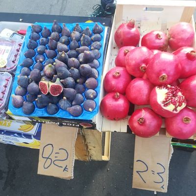 #figs #pomegranates #paris #france